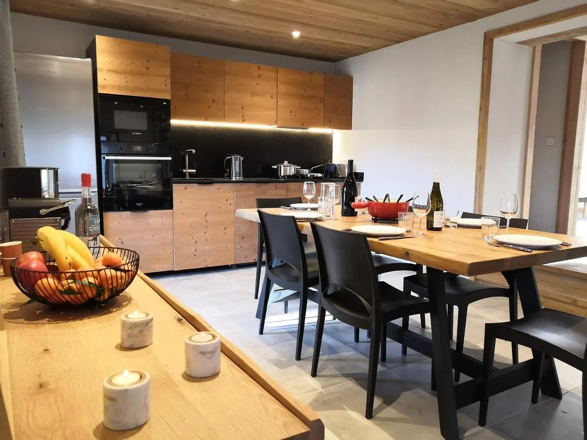 Chez Leon, Jacuzzi Et Sauna Des Le 1Er Septembre 2025 Samoens 0*,